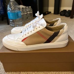 Burberry men low top sneakers size EU 39 ; US 7 ; UK 6 color white